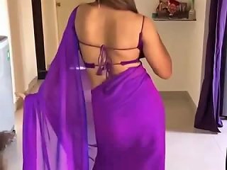 Famous Bhabhi Harshita Seductive Dance In Saree Woow